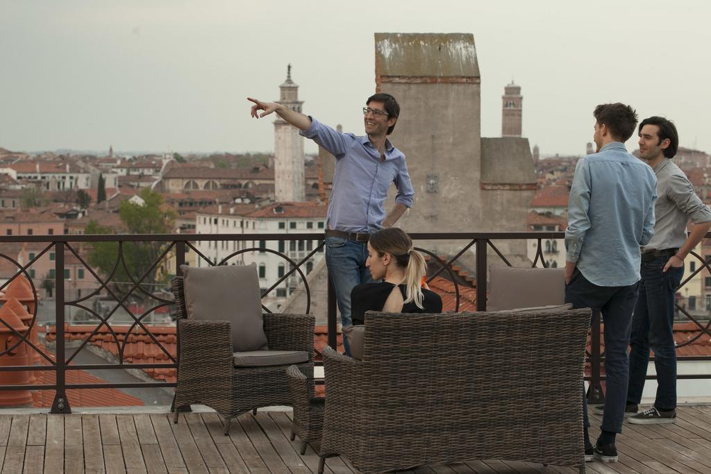 The Penthouse And Rooftop-terrace At Molino Stucky Apartment *