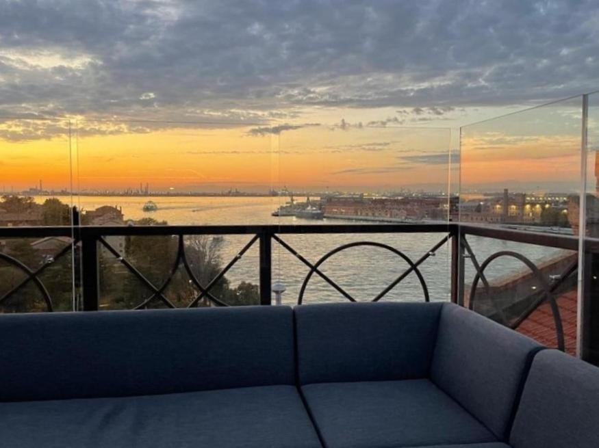 The Penthouse And Rooftop-terrace At Molino Stucky * Venedig